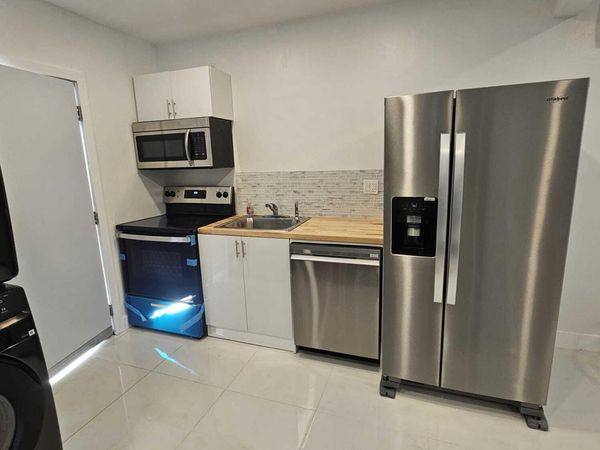 206 NE 13th Street, Unit A-c, Fort Lauderdale, FL 33304
