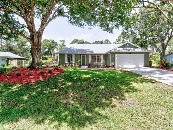 2735 47th Avenue, Vero Beach, FL 32966