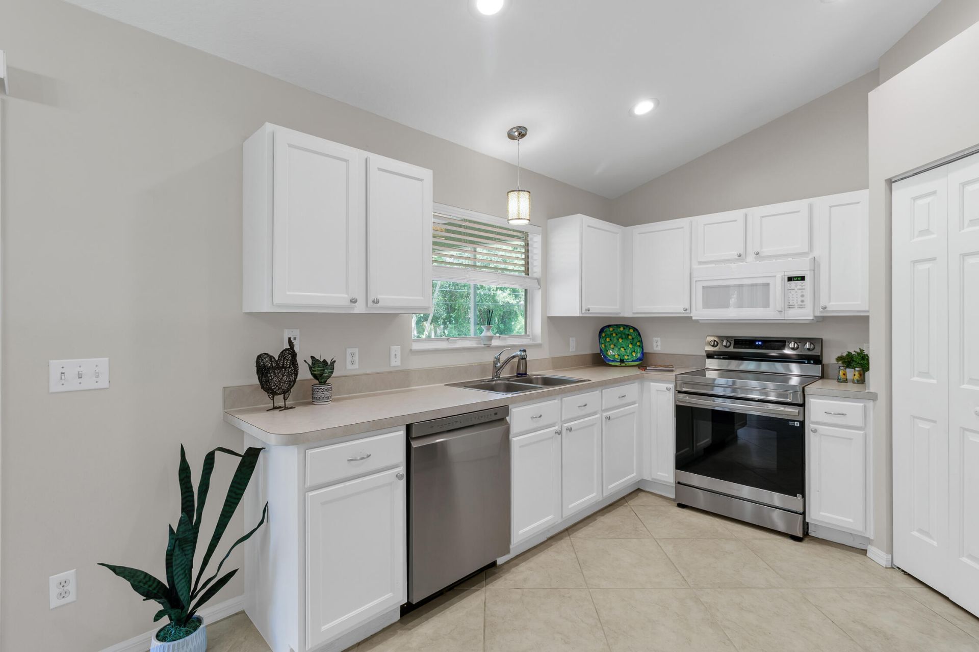 2735 47th Avenue, Vero Beach, FL 32966 Photo