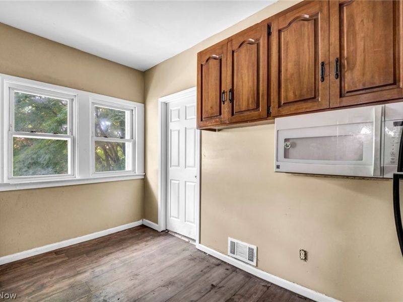 8802 Denison Avenue, Cleveland, OH 44102 Photo 28