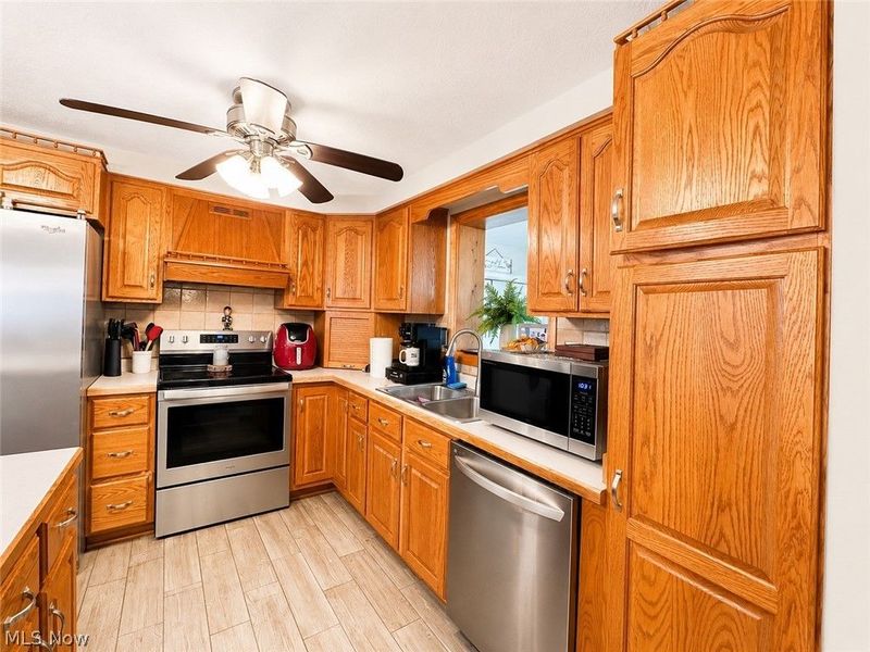 138 Tera Manor, Wintersville, OH 43953 Photo 5