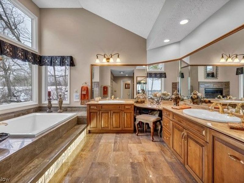 4670 Figgie Drive, Willoughby, OH 44094 Photo 23
