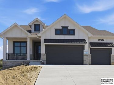 11271 S 102nd Avenue, Papillion, NE 68046