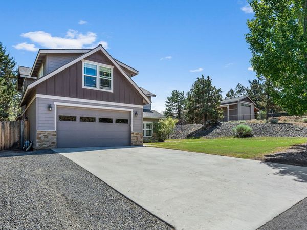 2850 SW 33rd Street, Redmond, OR 97756