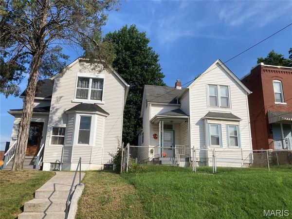 5121 Wicklow Place, St Louis, MO 63111
