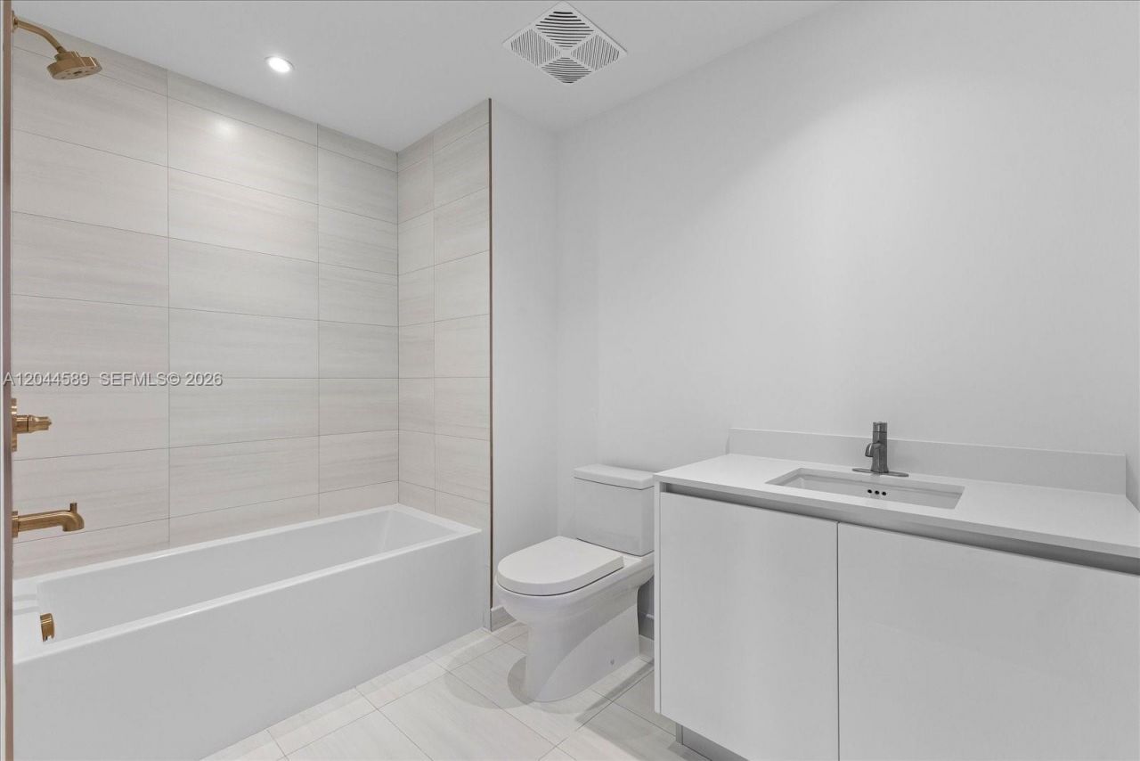 2678 Tigertail Ave , Unit 1001, Miami, FL 33133 Photo
