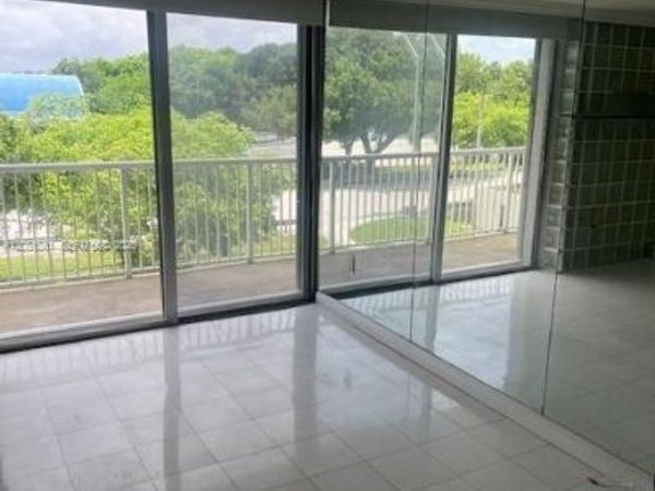 150 SE 25th Rd, Unit 4I, Miami, FL 33129