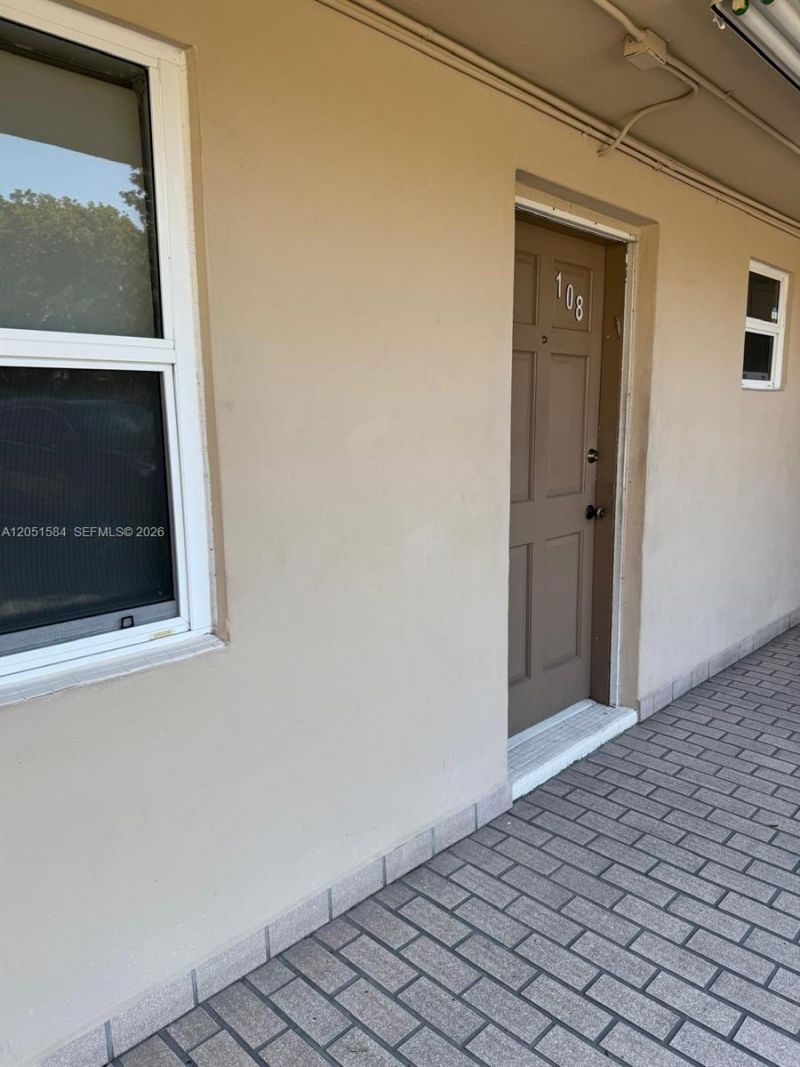 1401 NE 191st St , Unit D108, Miami, FL 33179 Photo