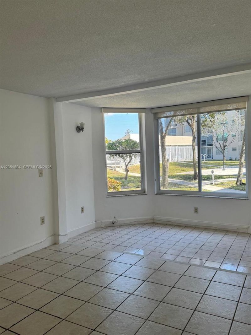 1401 NE 191st St , Unit D108, Miami, FL 33179 Photo