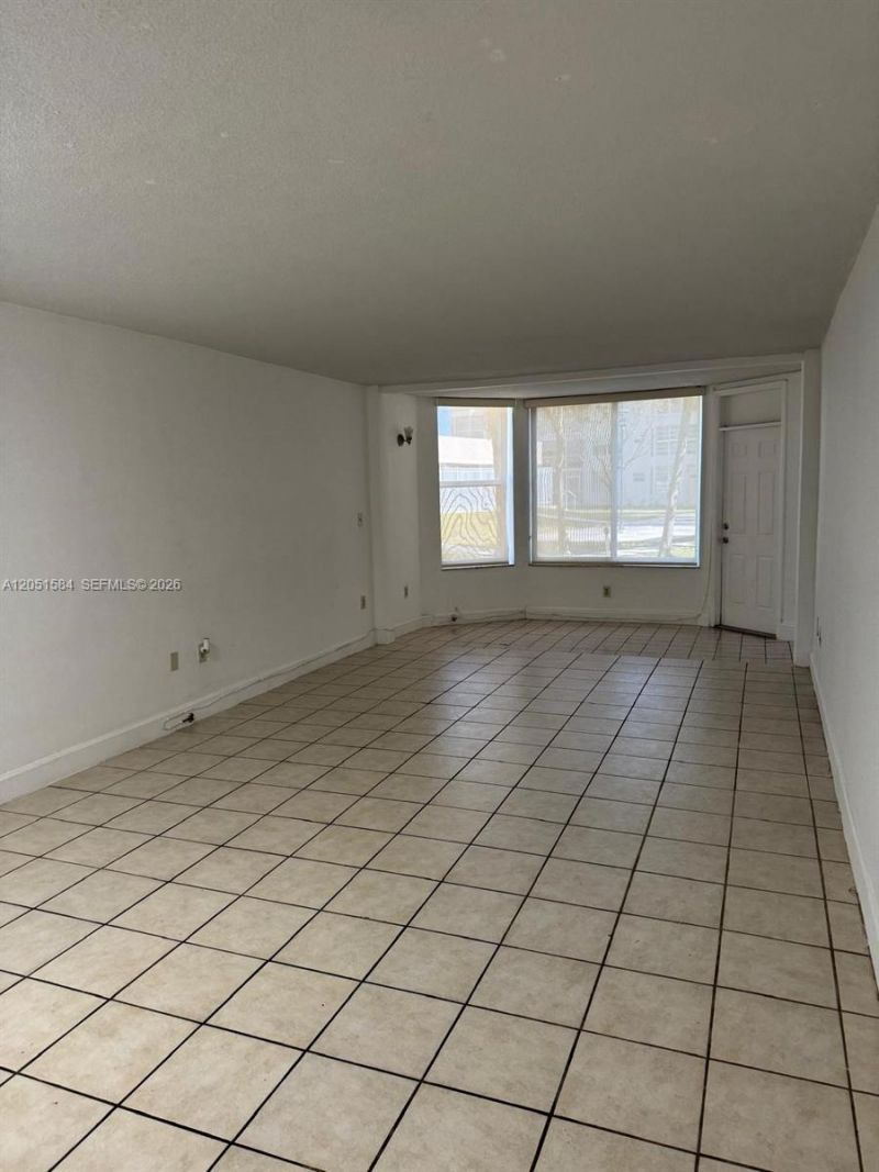 1401 NE 191st St , Unit D108, Miami, FL 33179 Photo