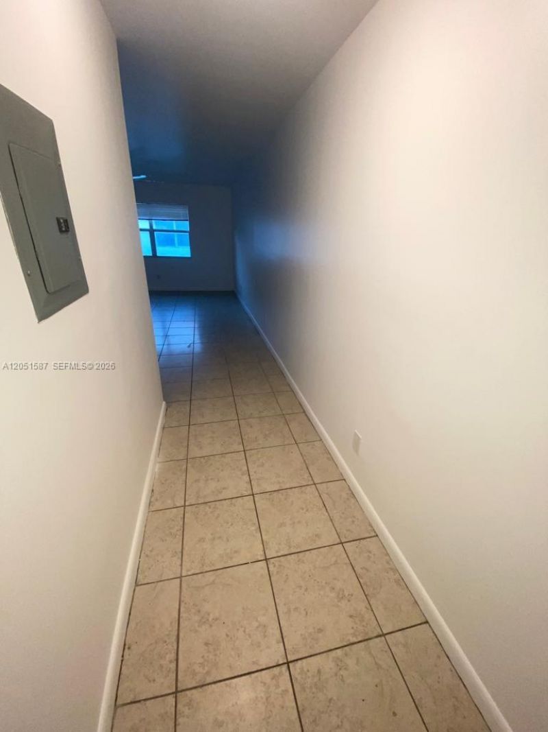 3173 Auburn Boulevard , Unit 202, Fort Lauderdale, FL 33312 Photo