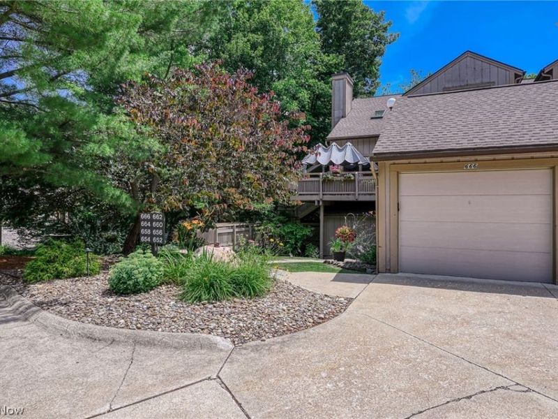 654 Meredith Lane, Cuyahoga Falls, OH 44223 Photo 32