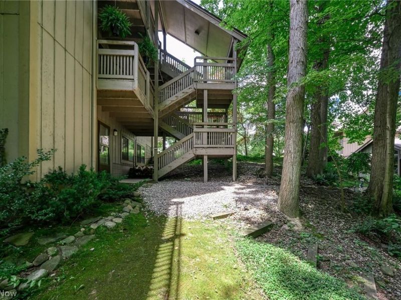 654 Meredith Lane, Cuyahoga Falls, OH 44223 Photo 38