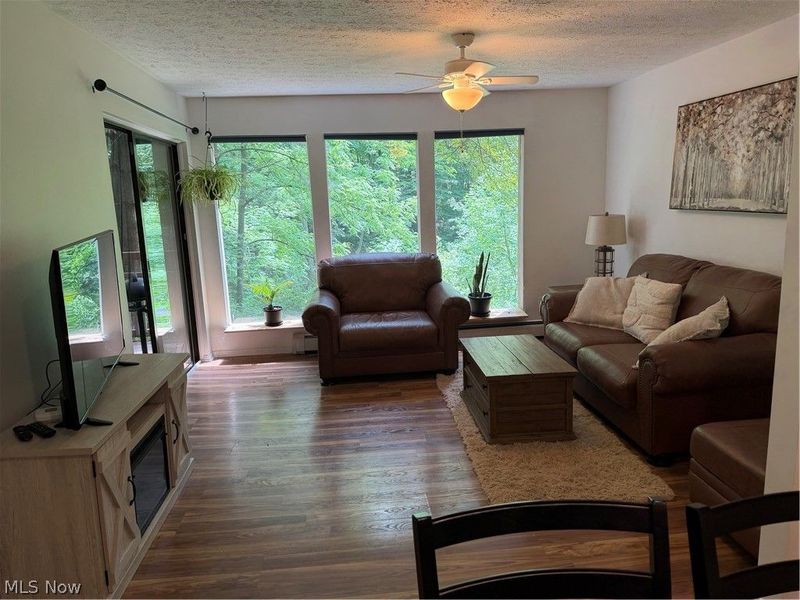 654 Meredith Lane, Cuyahoga Falls, OH 44223 Photo 9