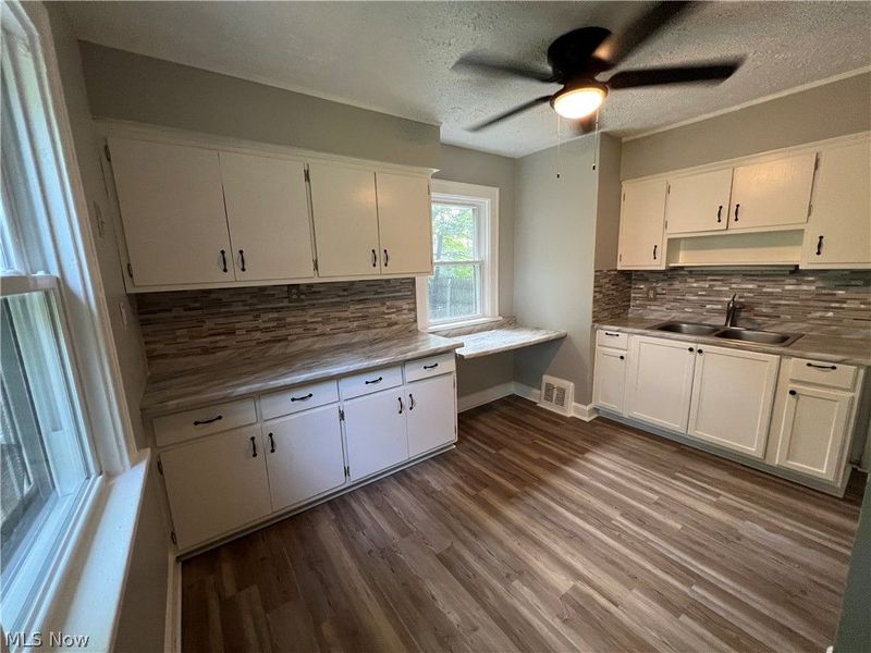3679 E 105th Street, Cleveland, OH 44105 Photo 12