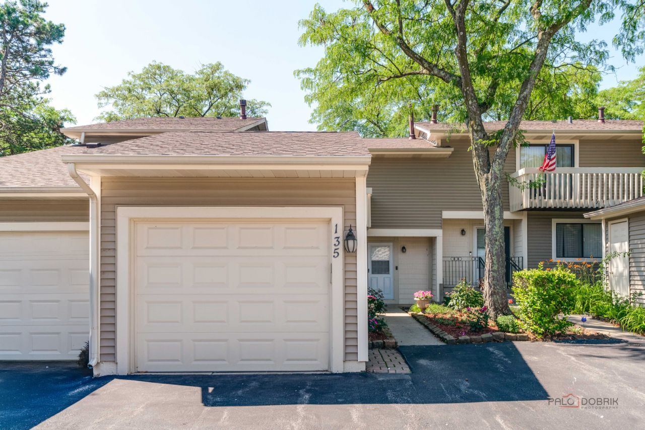 135 Brandywine Court , Vernon Hills, IL 60061