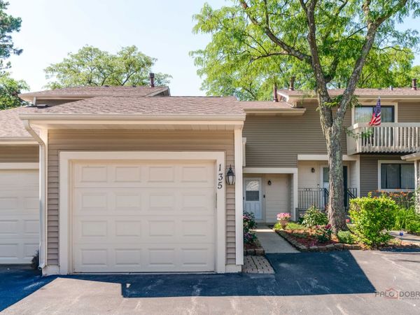 135 Brandywine Court , Vernon Hills, IL 60061