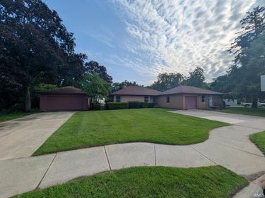 412 W Beardsley Avenue, Elkhart, IN 46514