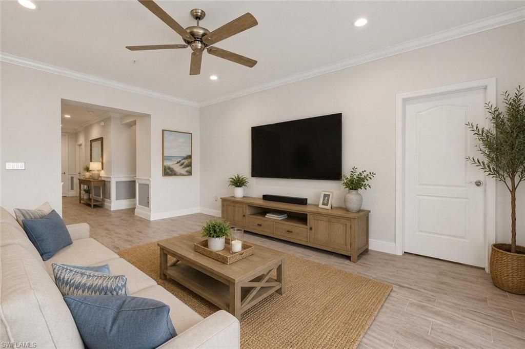 6954 Avalon Cir , Unit 703, Naples, FL 34112 Photo