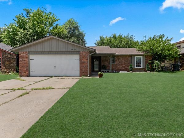 8008 N 118th East Avenue , Owasso, OK 74055