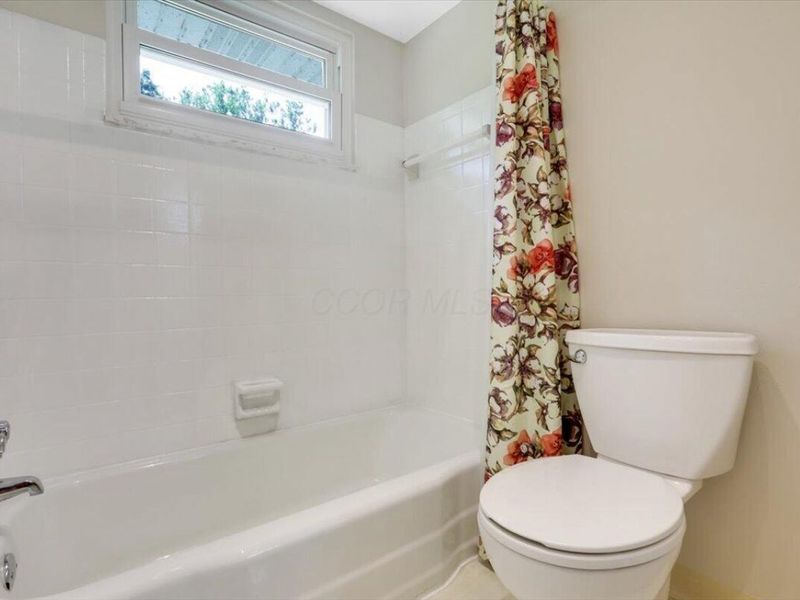 2289 Gardendale Drive , Columbus, OH 43219 Photo 29