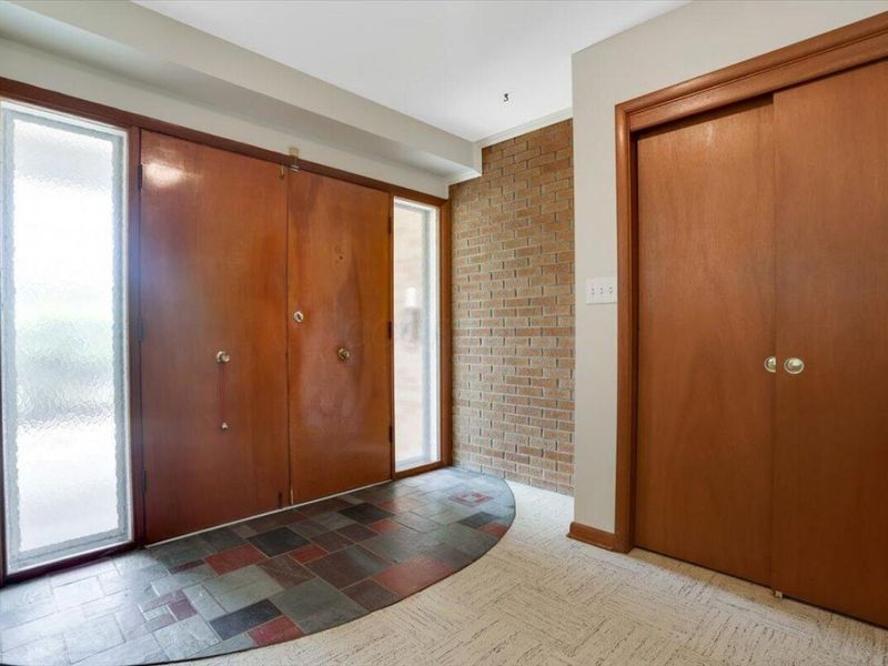 2289 Gardendale Drive , Columbus, OH 43219 Photo 4