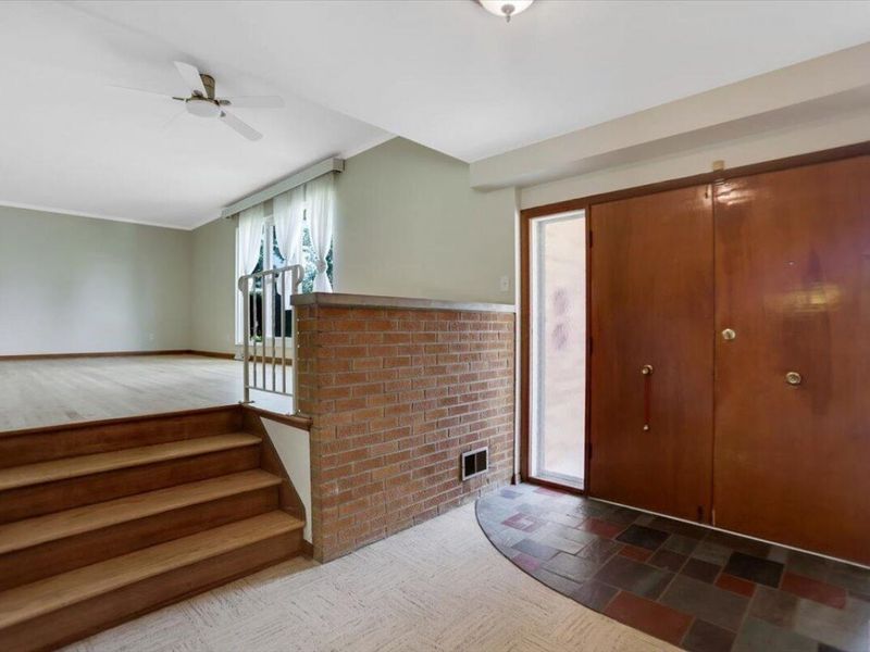 2289 Gardendale Drive , Columbus, OH 43219 Photo 5