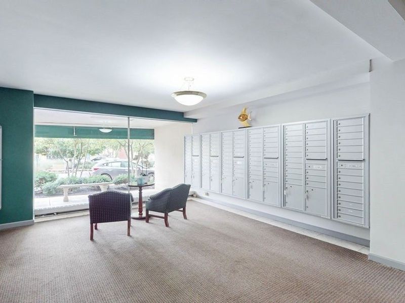 11820 Edgewater Drive, Unit 110, Lakewood, OH 44107 Photo 6