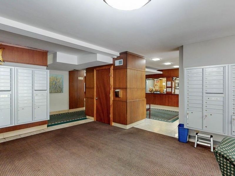 11820 Edgewater Drive, Unit 110, Lakewood, OH 44107 Photo 7