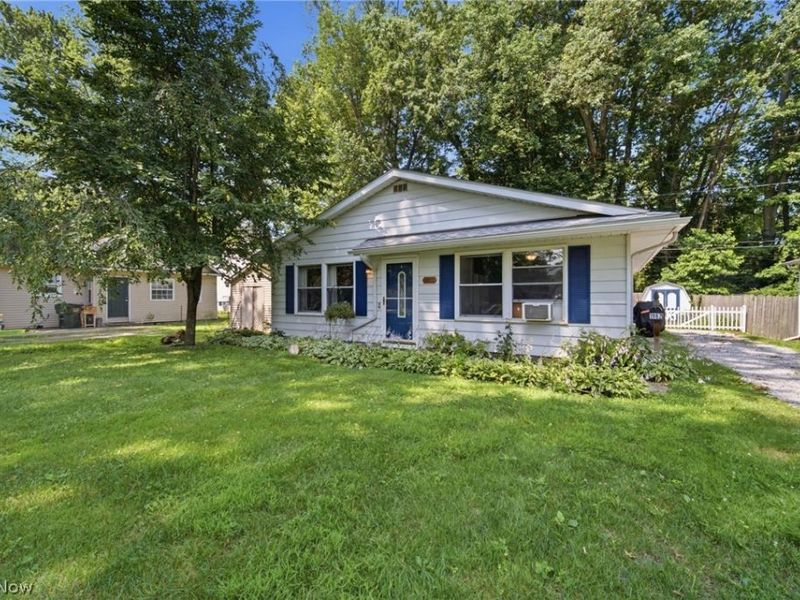1982 Aberdeen Road, Madison, OH 44057 Photo 2