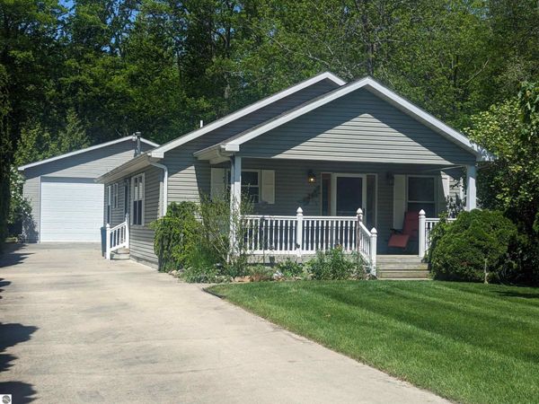 387 Huron N, Au Gres, MI 48703