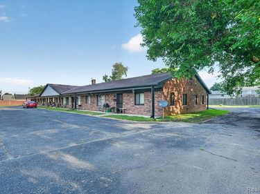151 E. Mchattie, South Lyon, MI 48178