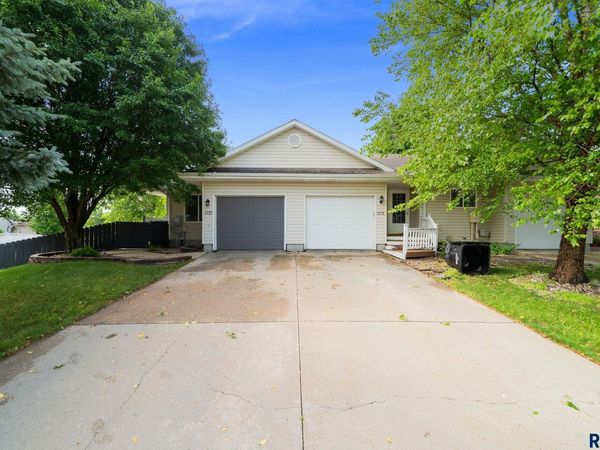 3737 E Mission St, Sioux Falls, SD 57103