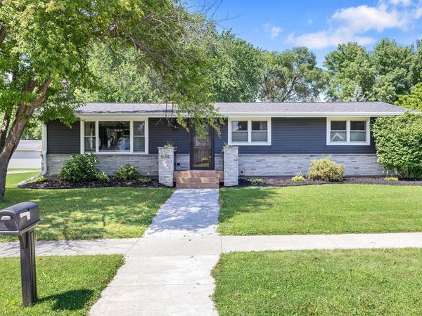 534 S 3rd Street , La Crescent, MN 55947
