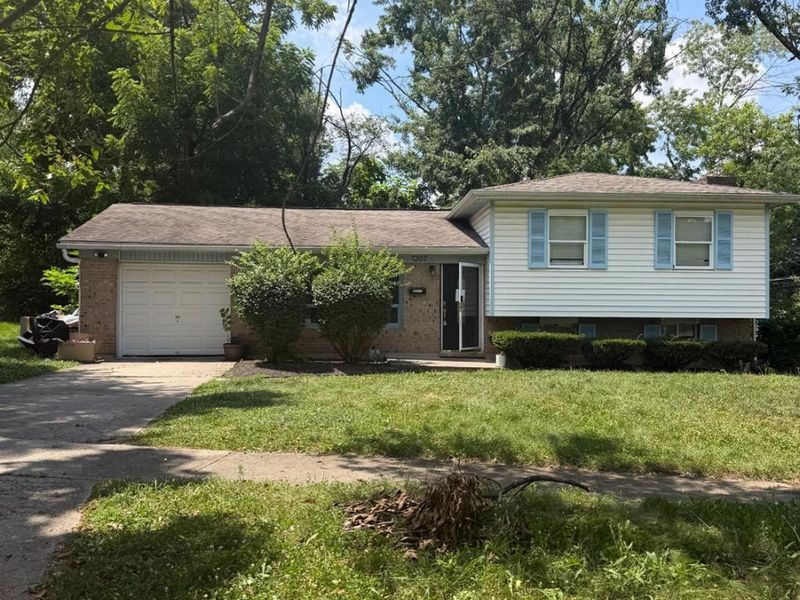 1207 Terry Court, Lincoln Heights, OH 45215 Photo 2