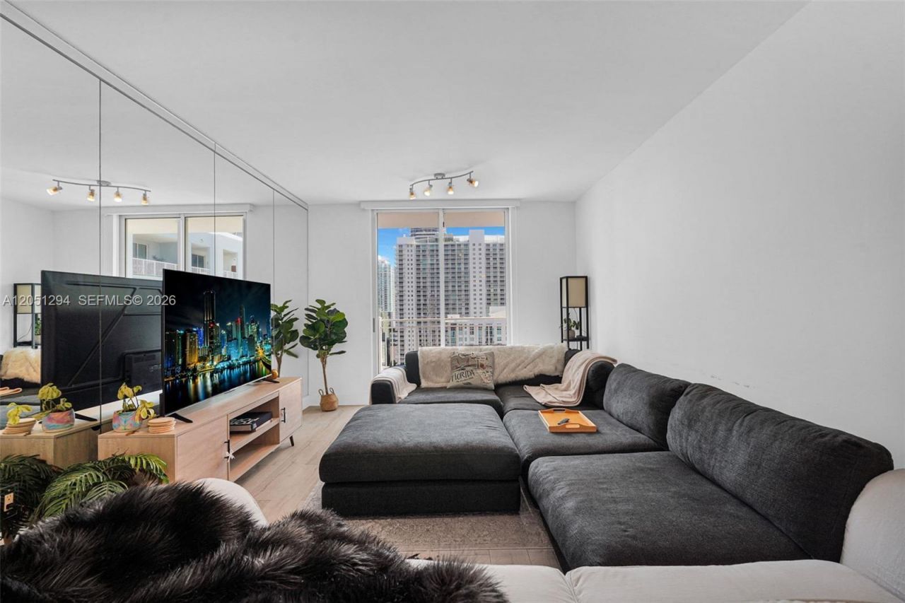 185 SE 14th Ter , Unit 2810, Miami, FL 33131 Photo