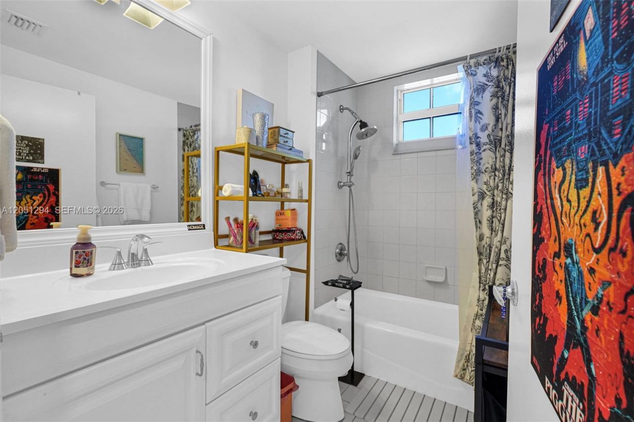 185 SE 14th Ter , Unit 2810, Miami, FL 33131 Photo