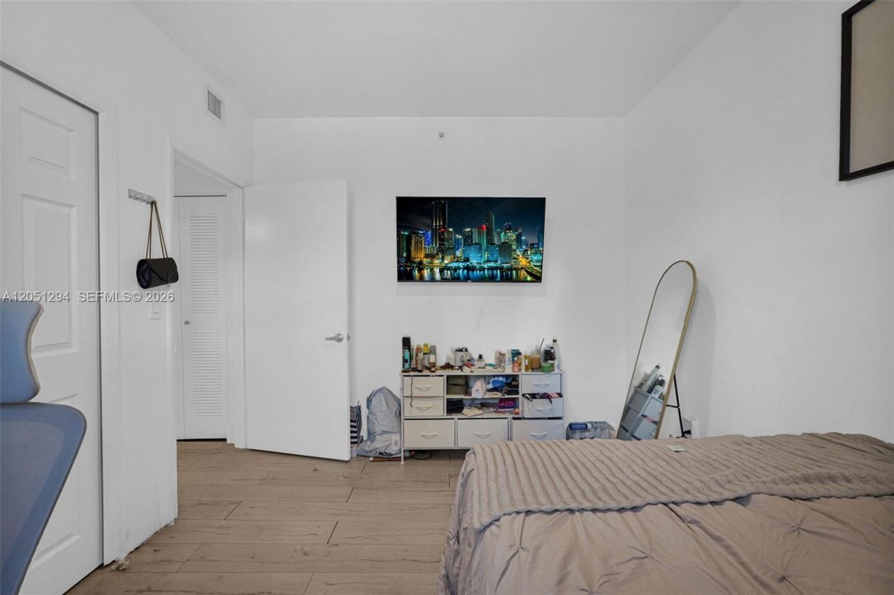 185 SE 14th Ter , Unit 2810, Miami, FL 33131 Photo