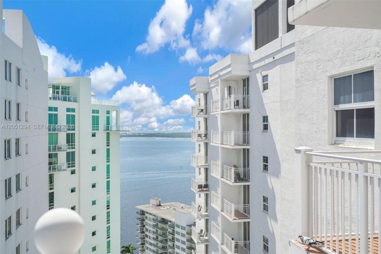 185 SE 14th Ter , Unit 2810, Miami, FL 33131 Photo