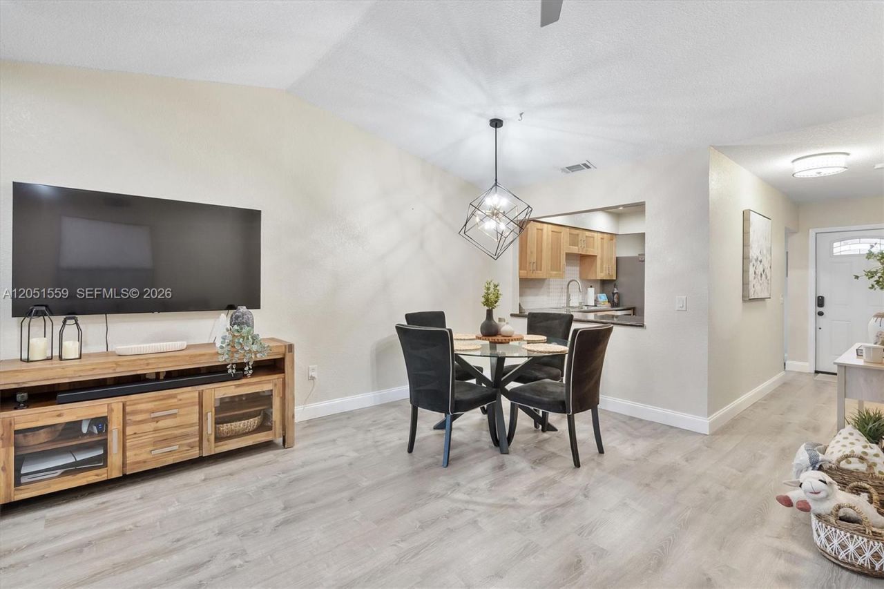 1581 NW 98th Way , Unit 1581, Pembroke Pines, FL 33024 Photo