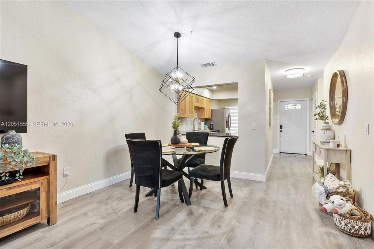 1581 NW 98th Way , Unit 1581, Pembroke Pines, FL 33024 Photo