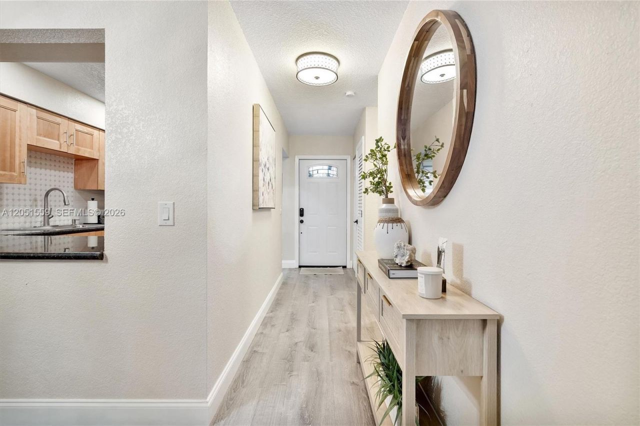 1581 NW 98th Way , Unit 1581, Pembroke Pines, FL 33024 Photo