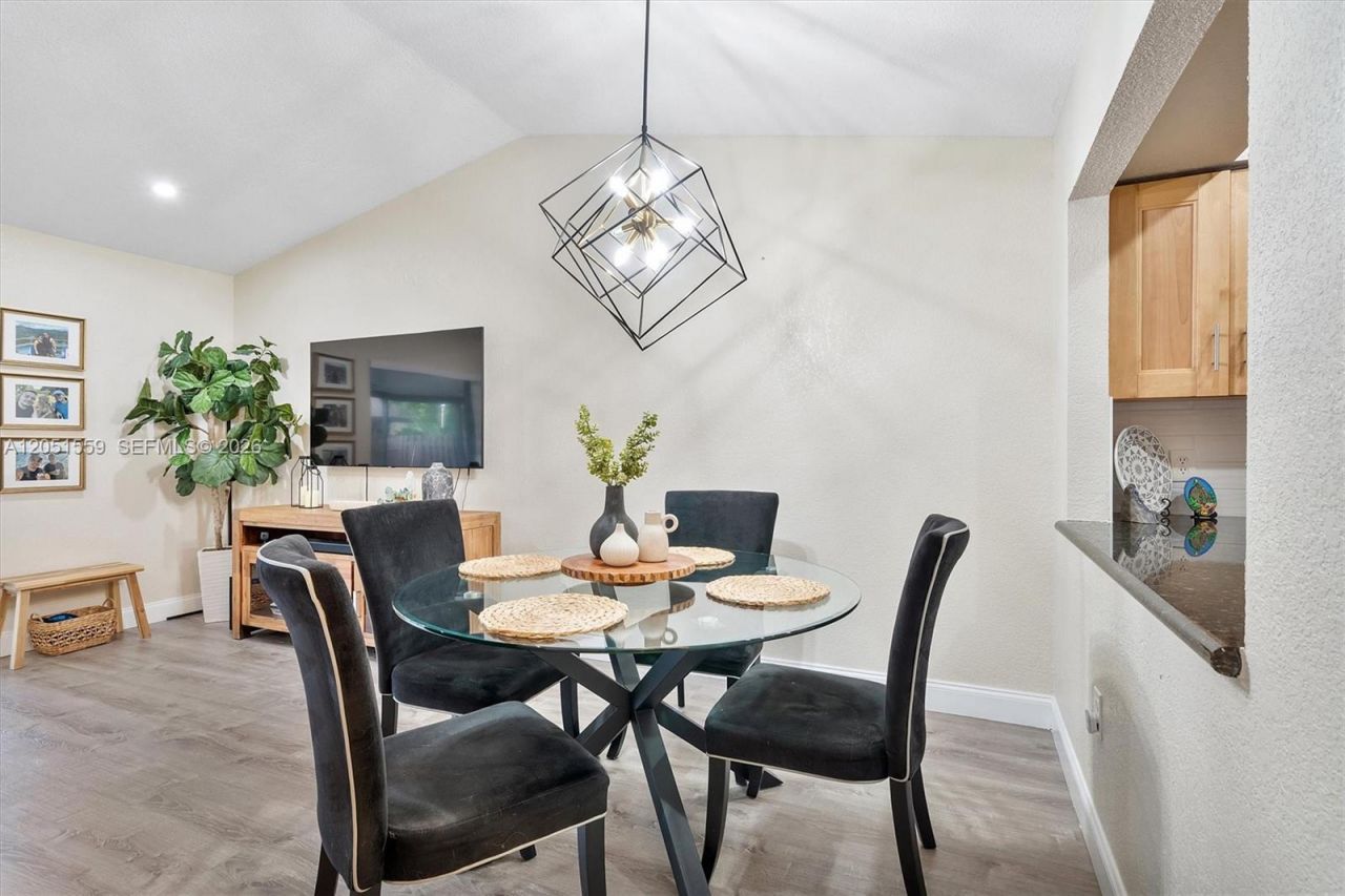 1581 NW 98th Way , Unit 1581, Pembroke Pines, FL 33024 Photo
