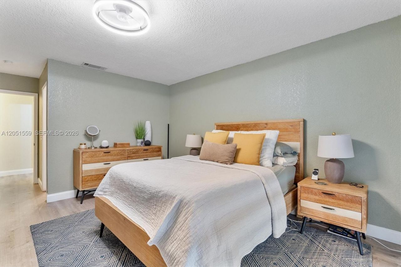 1581 NW 98th Way , Unit 1581, Pembroke Pines, FL 33024 Photo