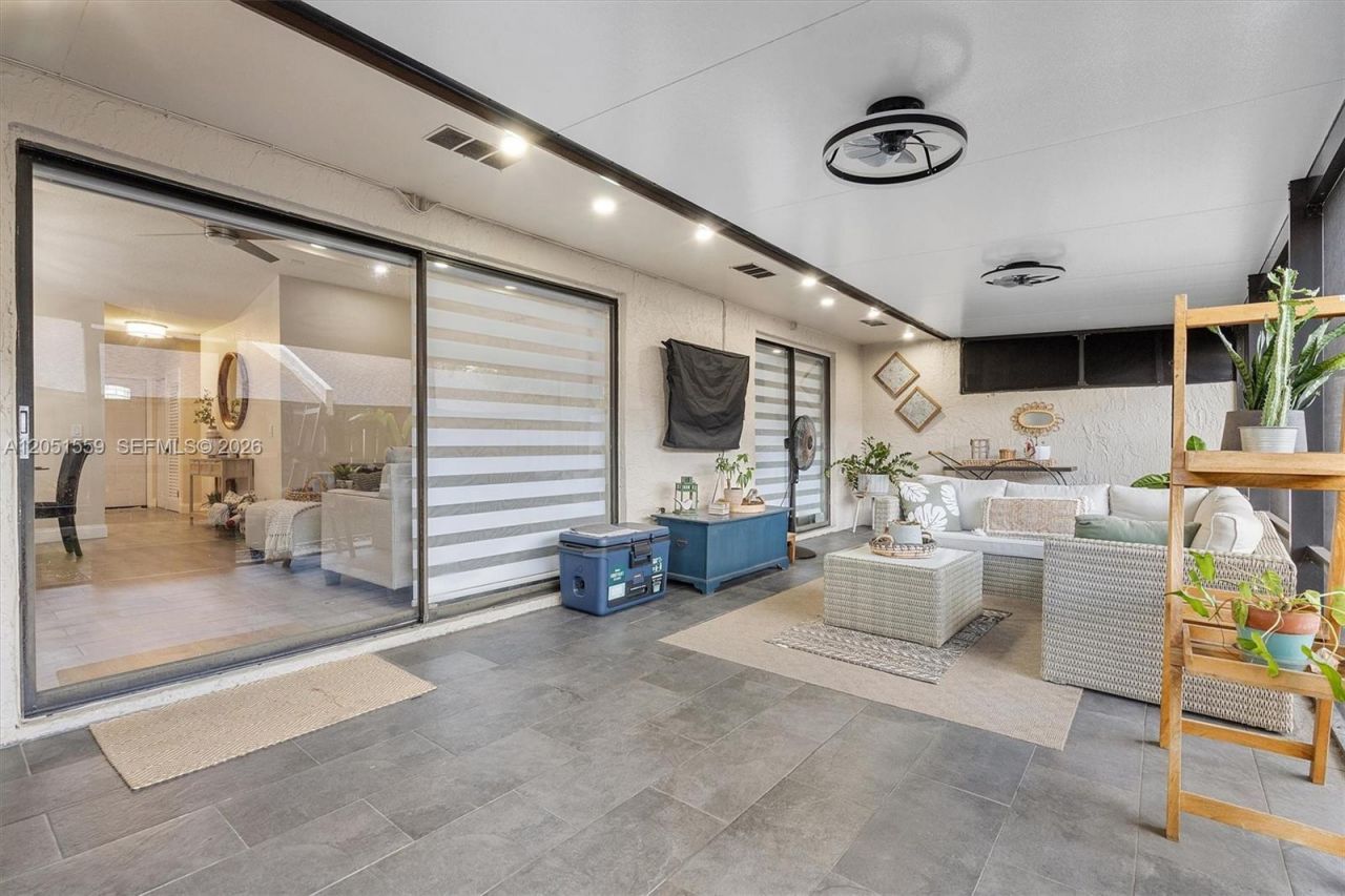 1581 NW 98th Way , Unit 1581, Pembroke Pines, FL 33024 Photo