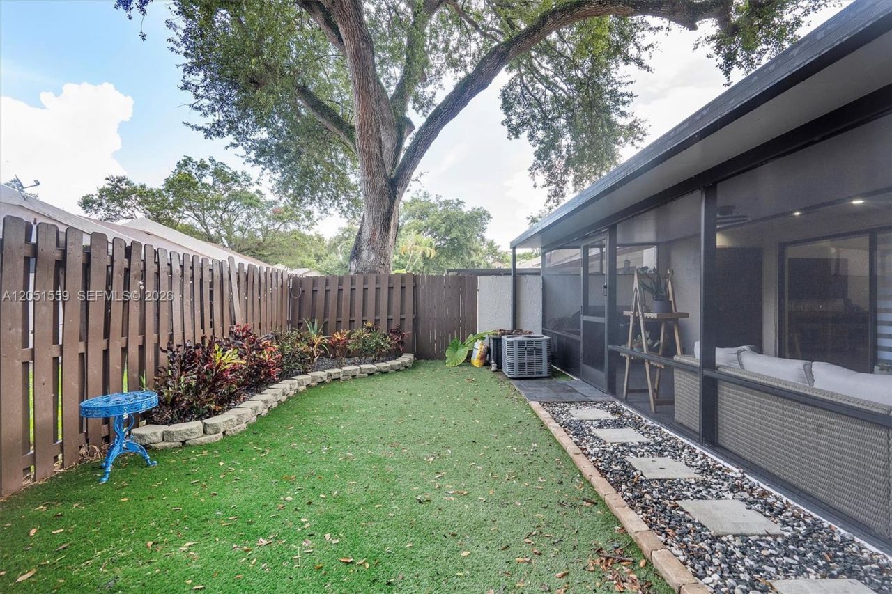 1581 NW 98th Way , Unit 1581, Pembroke Pines, FL 33024 Photo