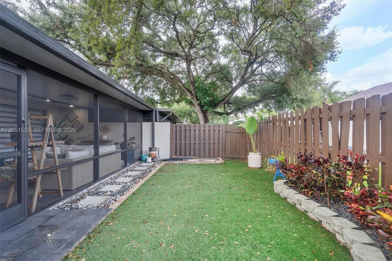 1581 NW 98th Way , Unit 1581, Pembroke Pines, FL 33024 Photo