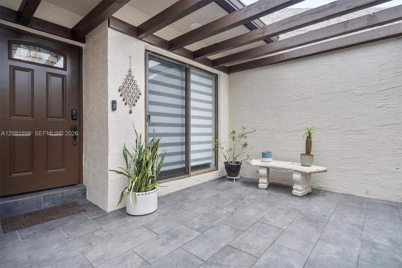 1581 NW 98th Way , Unit 1581, Pembroke Pines, FL 33024 Photo