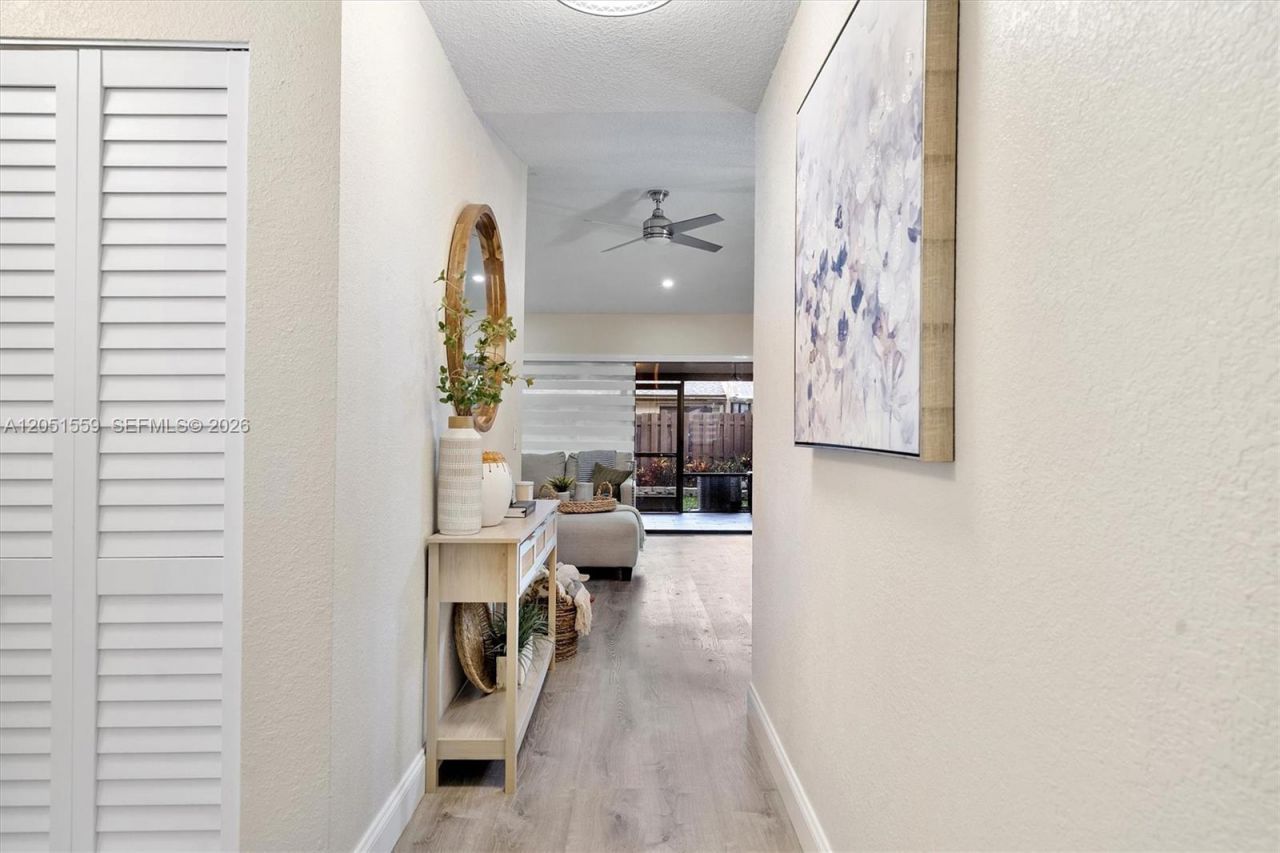 1581 NW 98th Way , Unit 1581, Pembroke Pines, FL 33024 Photo