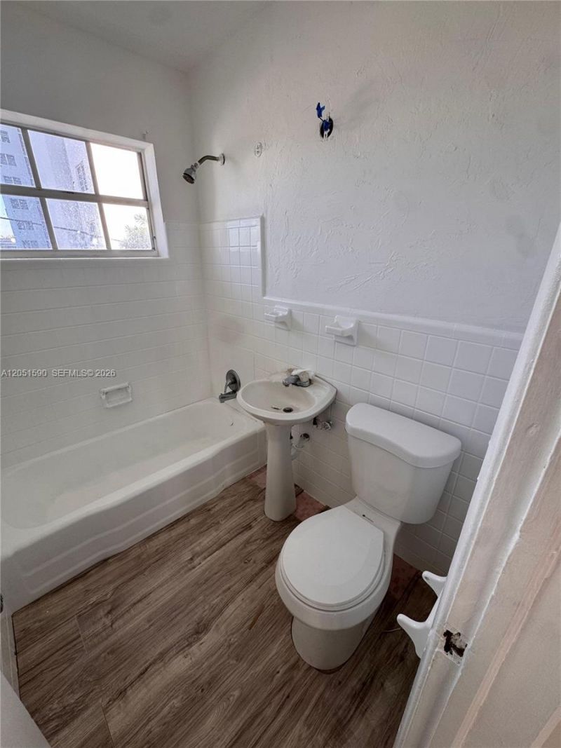 7800 Byron Ave, Miami Beach, FL 33141 Photo